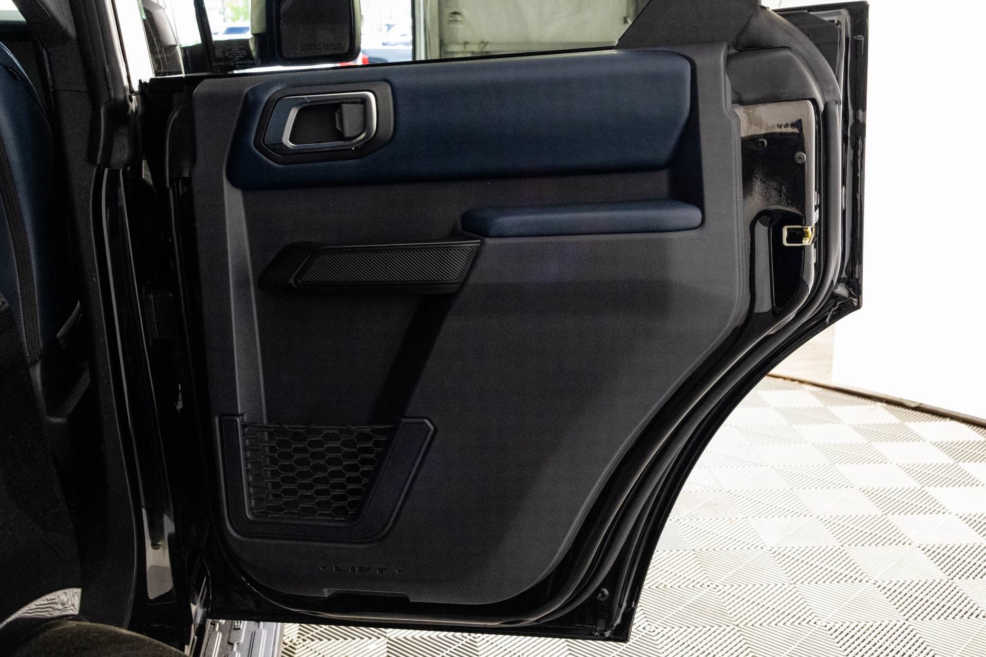 Used 2024 Ford Bronco Outer Banks AWD/4WD image 40