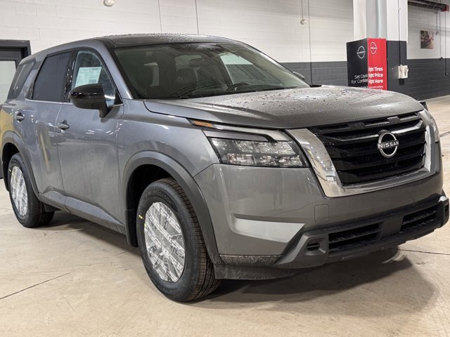 New 2025 Nissan Pathfinder S image 5
