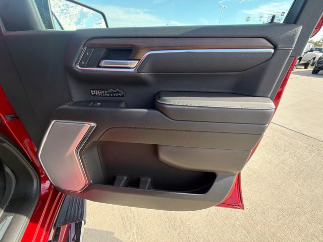 Used 2024 Chevrolet Silverado 1500 High Country w/ Technology Package AWD/4WD image 23