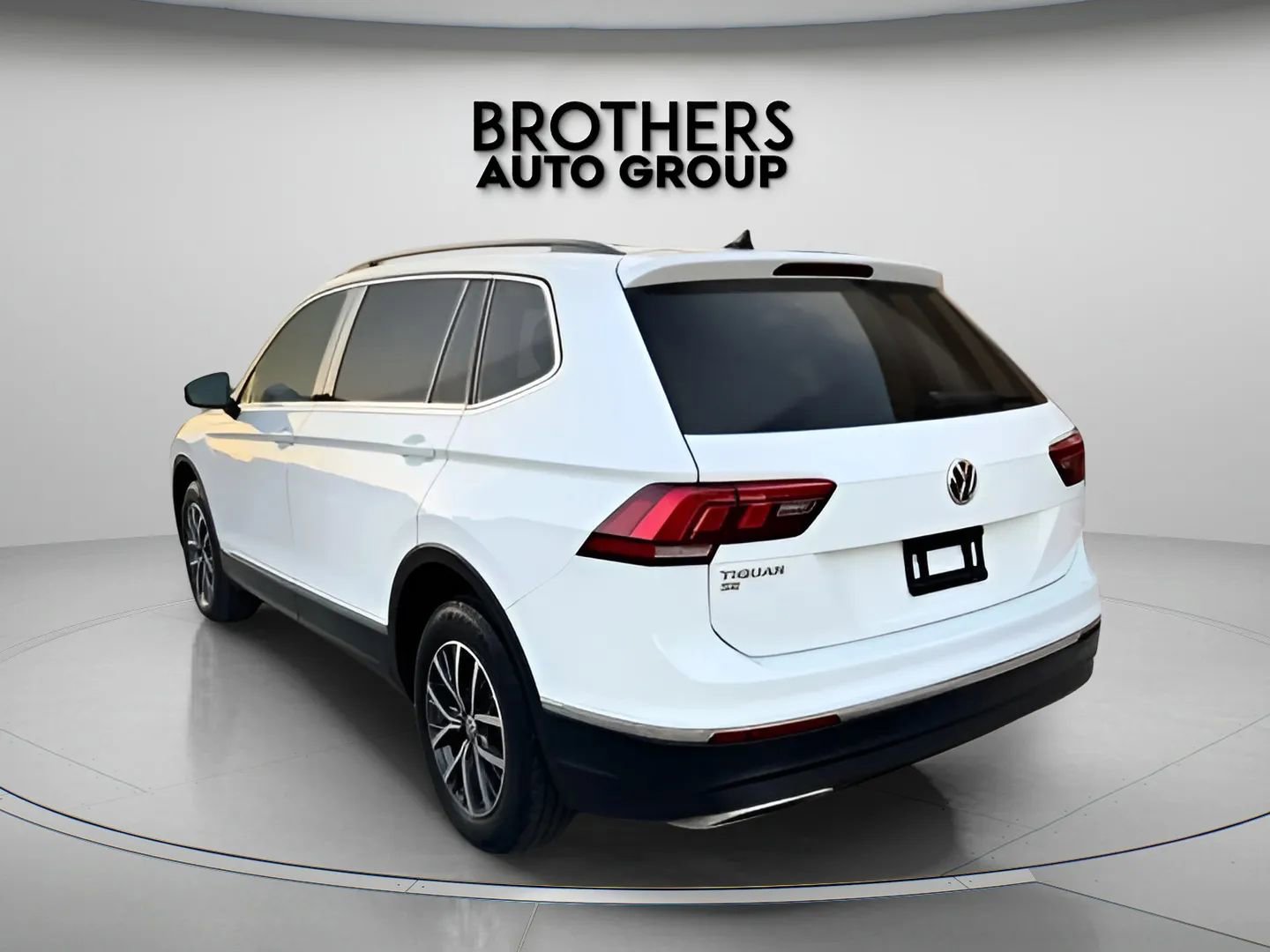 Used 2020 Volkswagen Tiguan SEL image 14