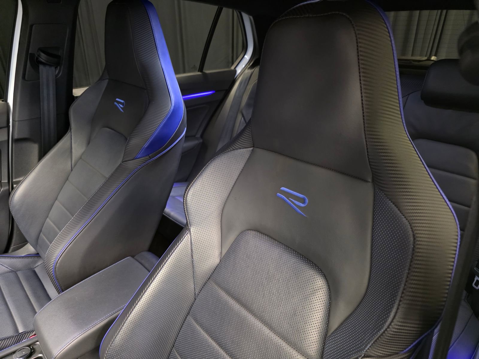 Used 2023 Volkswagen Golf 20th Anniversary Edition image 17