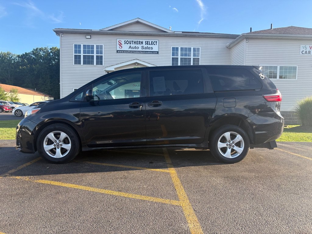 Used 2020 Toyota Sienna L FWD image 1