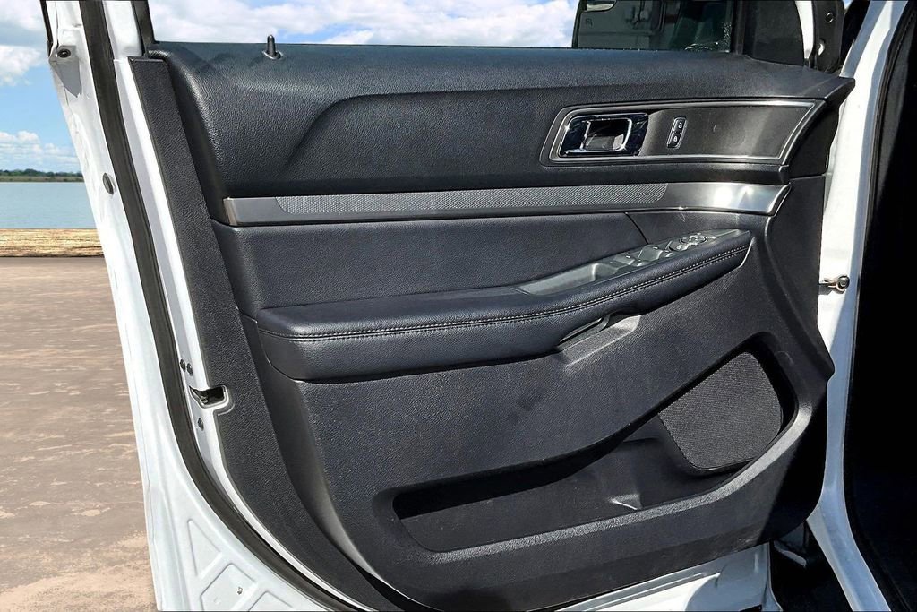 Used 2019 Ford Explorer XLT FWD image 22