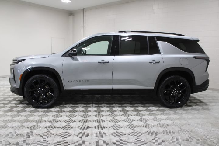 Used 2025 Chevrolet Traverse RS AWD/4WD image 9