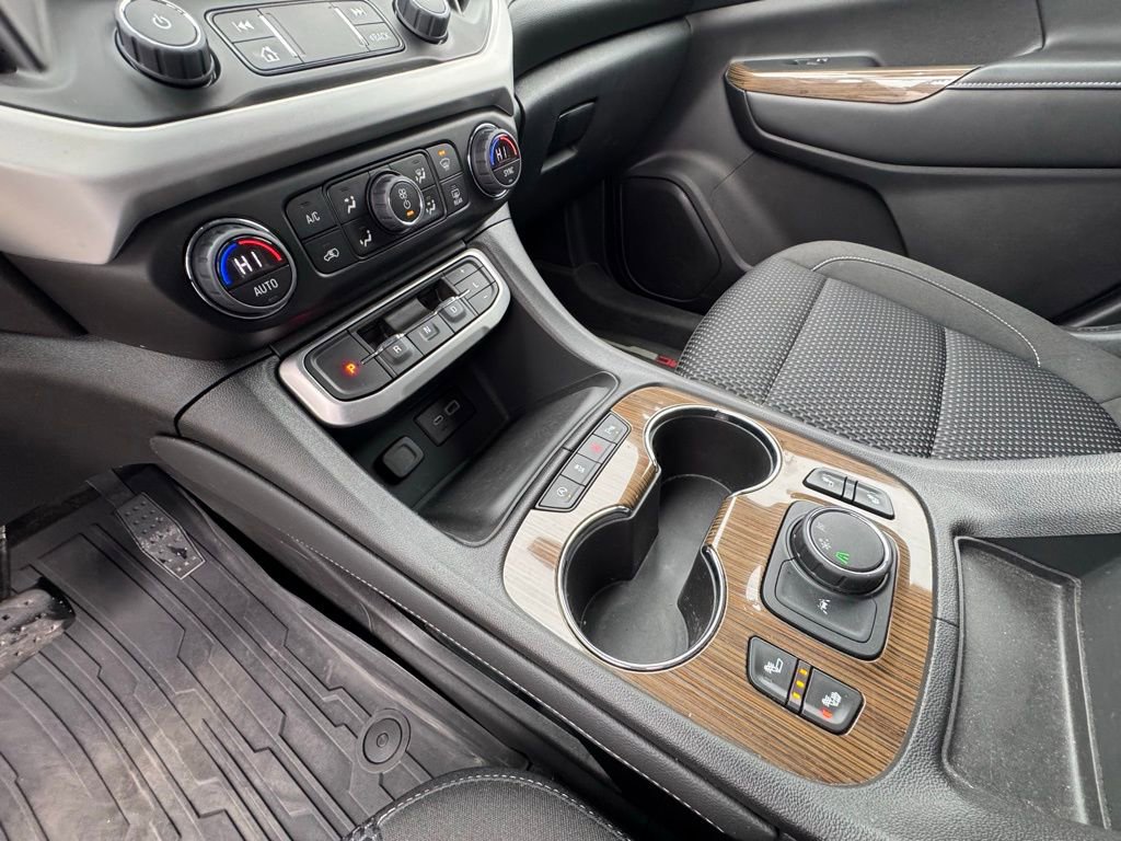 Used 2023 GMC Acadia SLE w/ Driver Convenience Package image 30