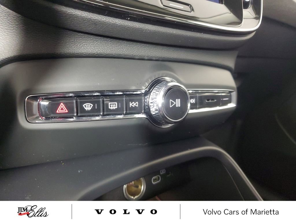 Used 2026 Volvo XC40 B5 Core w/ Climate Package image 31