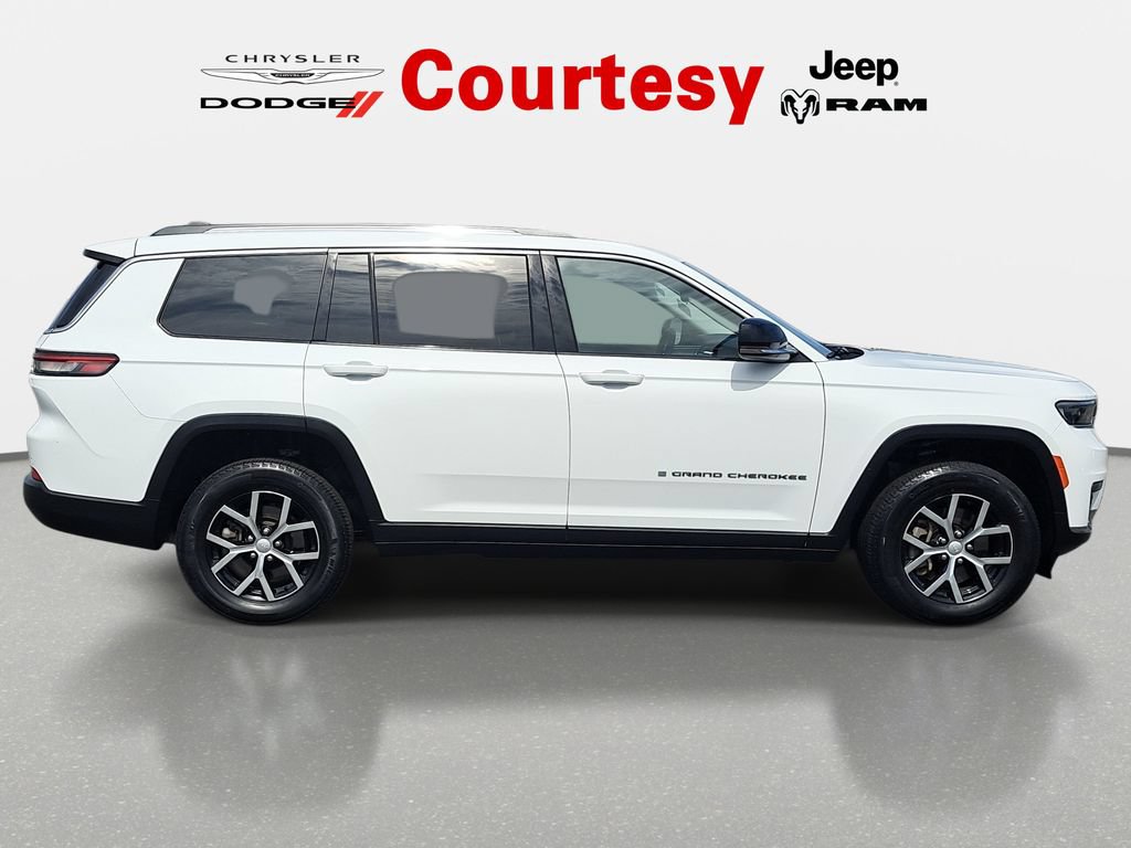 Certified 2023 Jeep Grand Cherokee L Limited AWD/4WD image 3