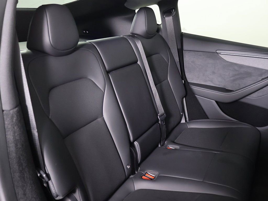 Used 2026 Tesla Model Y Long Range image 35