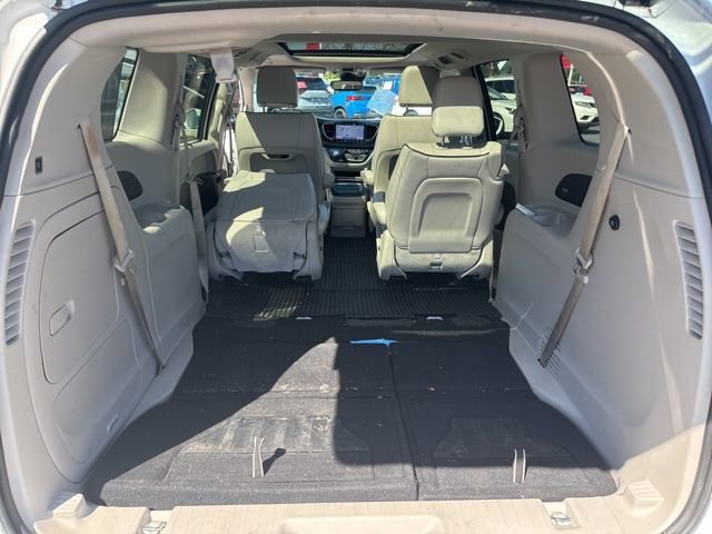 Used 2021 Chrysler Pacifica Limited w/ Premium & Safety Sphere Group FWD image 33
