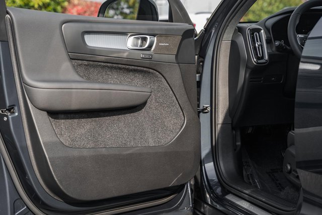 New 2026 Volvo XC40 B5 Ultra w/ Protection Package Premier image 37