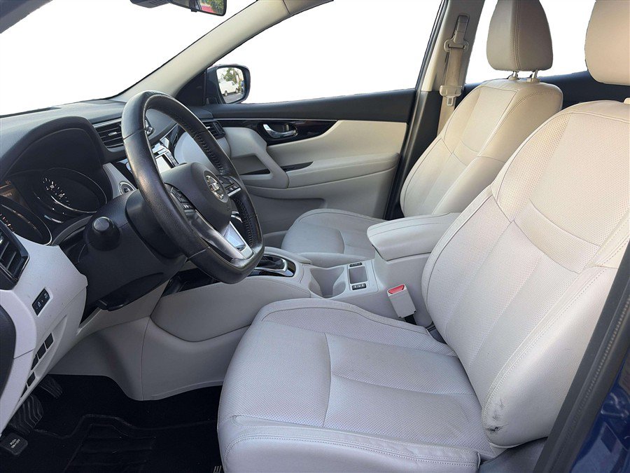 Used 2018 Nissan Rogue Sport SL w/ SL Premium Package AWD/4WD image 16