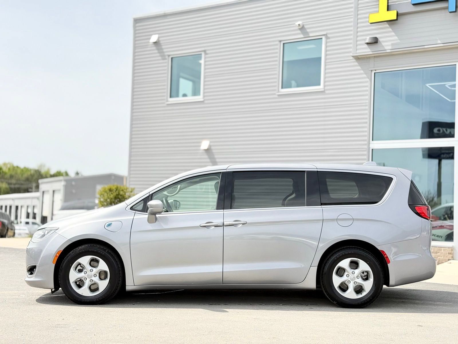 Used 2018 Chrysler Pacifica Touring Plus image 15