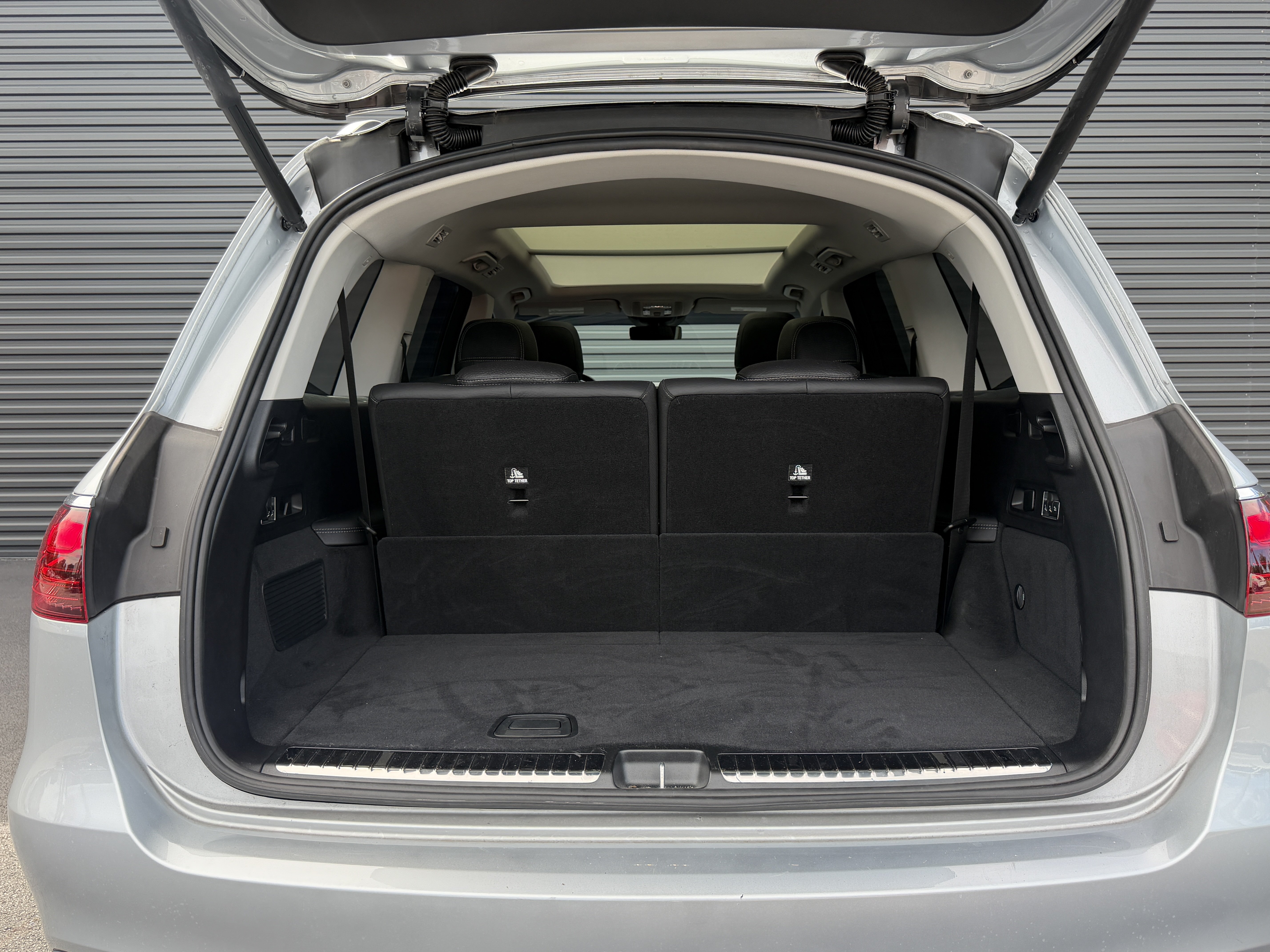 Used 2024 Mercedes-Benz GLS 580 4MATIC image 29