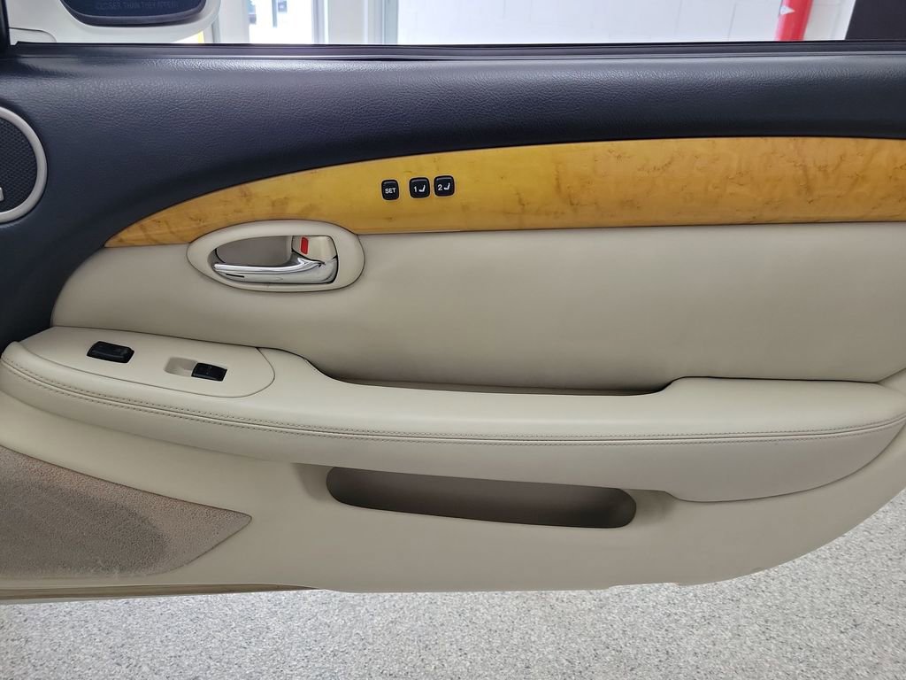 Used 2002 Lexus SC 430 Convertible RWD image 18