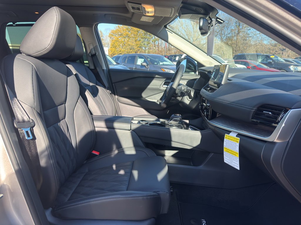 New 2026 Nissan Rogue Platinum image 16