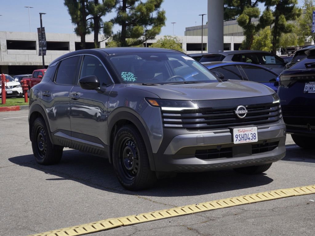 Used 2025 Nissan Kicks SV w/ Charging Package FWD video 2
