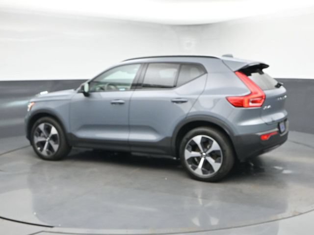 Used 2023 Volvo XC40 B5 Plus w/ Protection Package Premier AWD/4WD image 6
