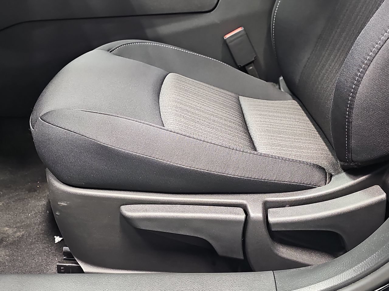 Used 2025 Nissan Altima 2.5 S FWD image 28