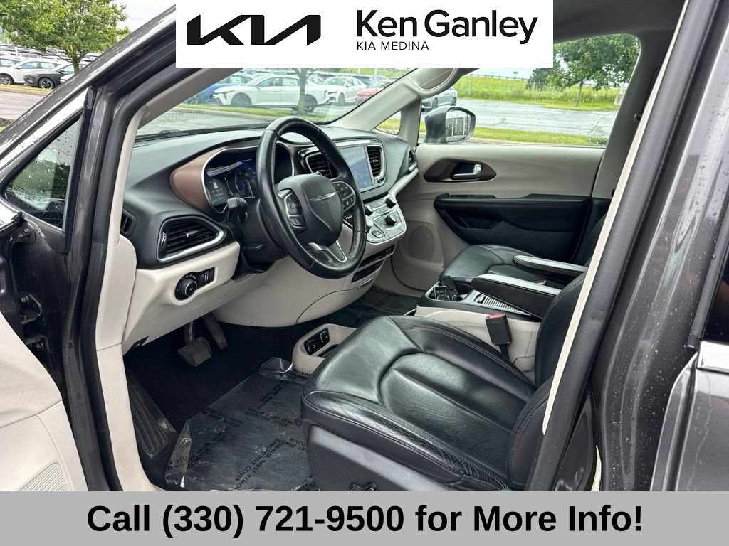 Used 2017 Chrysler Pacifica Touring-L Plus w/ Advanced Safetytec Group FWD image 28