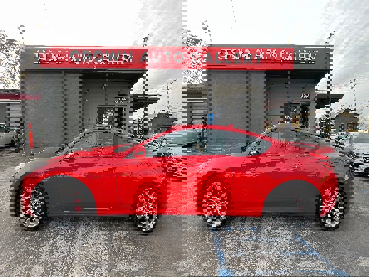 Used 2013 Hyundai Genesis 3.8 image 6