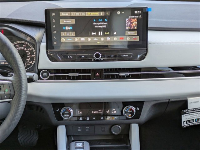 New 2025 Mitsubishi Outlander SE image 19