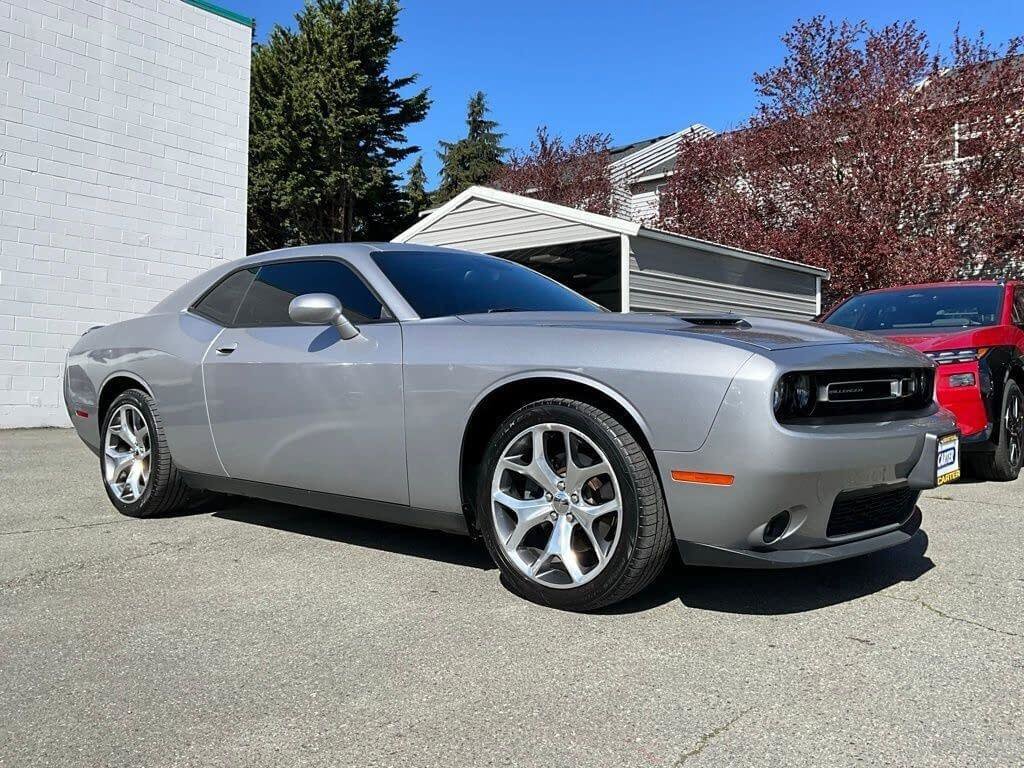 Used 2015 Dodge Challenger SXT Plus image 2