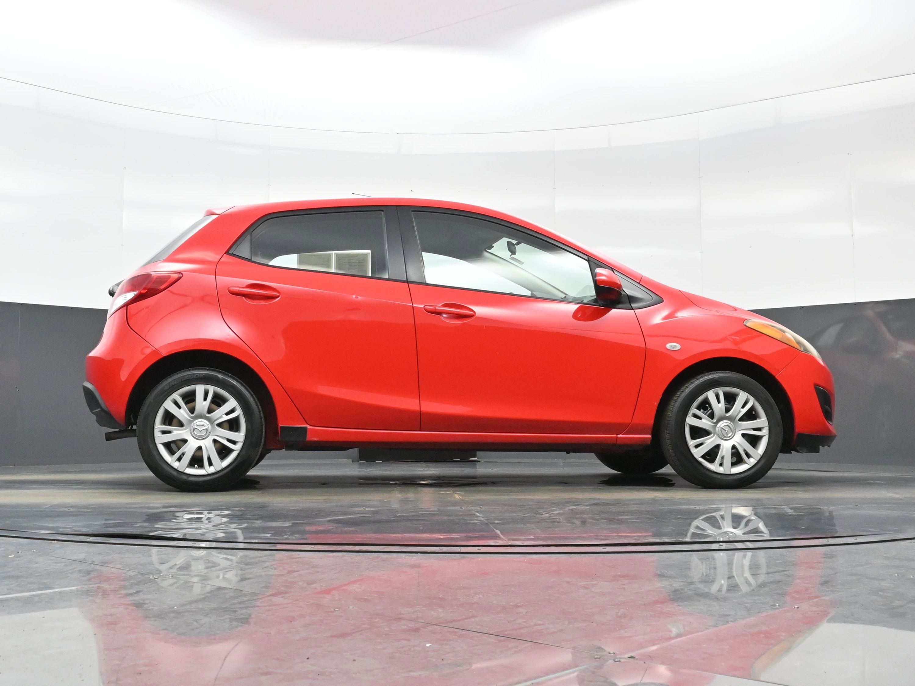 Used 2013 MAZDA MAZDA2 Sport FWD image 27