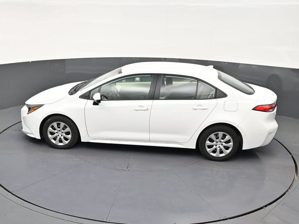 Used 2025 Toyota Corolla LE FWD image 13
