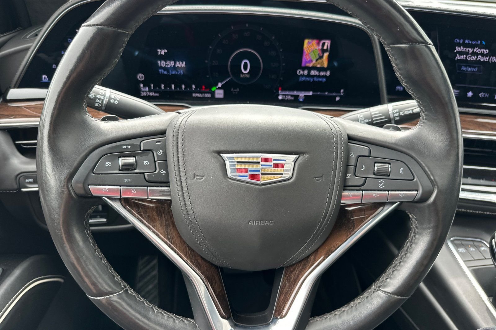 Used 2023 Cadillac Escalade Premium Luxury Platinum AWD/4WD image 30