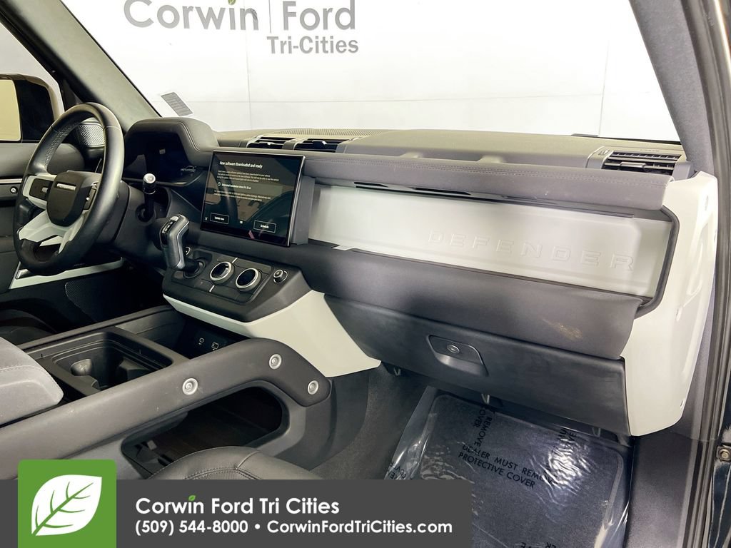 Used 2022 Land Rover Defender 110 S AWD/4WD image 32