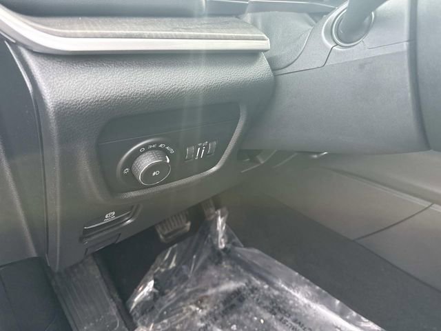 Used 2022 Jeep Grand Cherokee Limited image 23