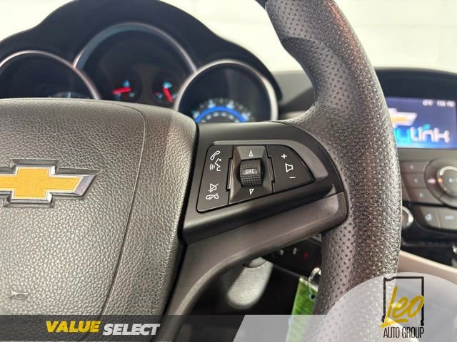 Used 2015 Chevrolet Cruze LT w/ Technology Package FWD image 14