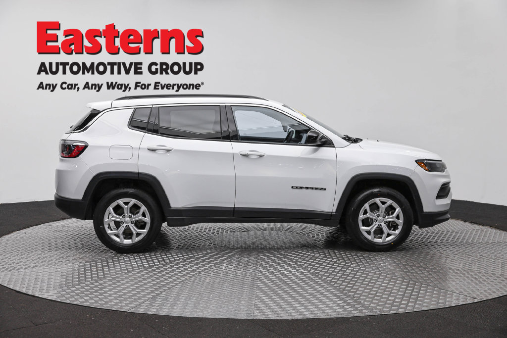 Used 2024 Jeep Compass Latitude AWD/4WD image 6