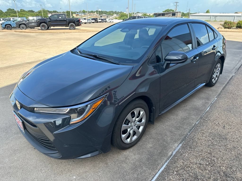 Used 2026 Toyota Corolla LE FWD image 3