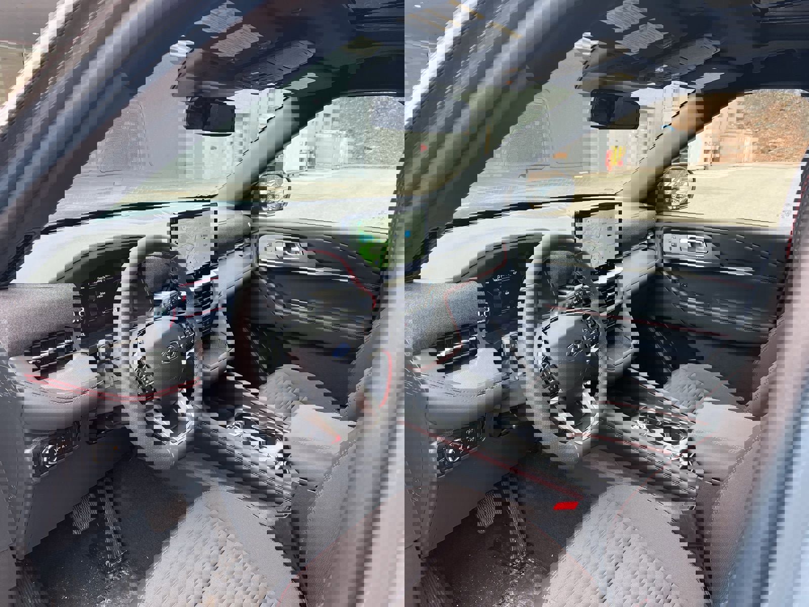 New 2026 Ford Explorer ST-Line w/ ST-Line Street Pack image 20