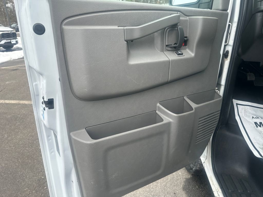 Used 2019 Chevrolet Express 3500 LS image 10