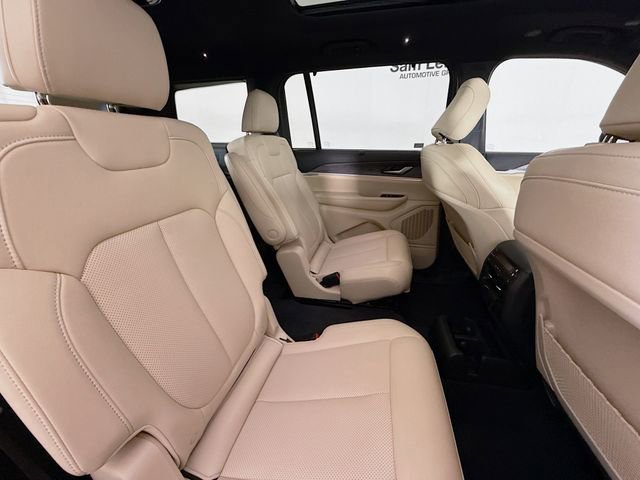 Used 2025 Jeep Grand Cherokee L Limited w/ Luxury Tech Group II RWD image 29