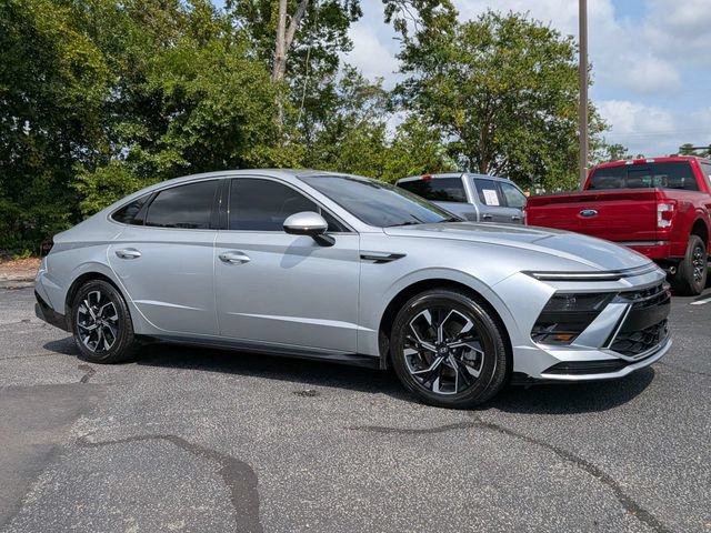 Used 2024 Hyundai Sonata SEL FWD image 2