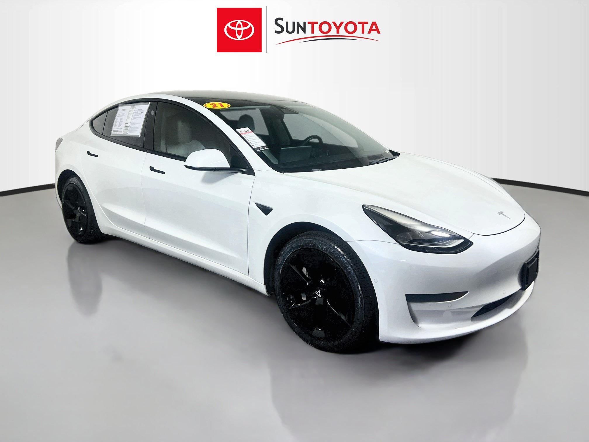 Used 2021 Tesla Model 3 Standard Range Plus RWD image 1