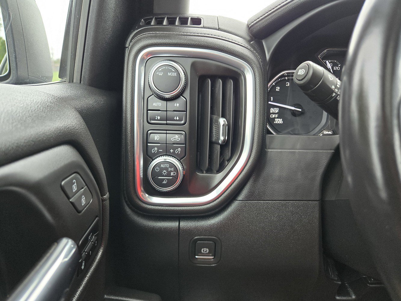 Used 2020 GMC Sierra 1500 SLT w/ SLT Premium Plus Package AWD/4WD image 21