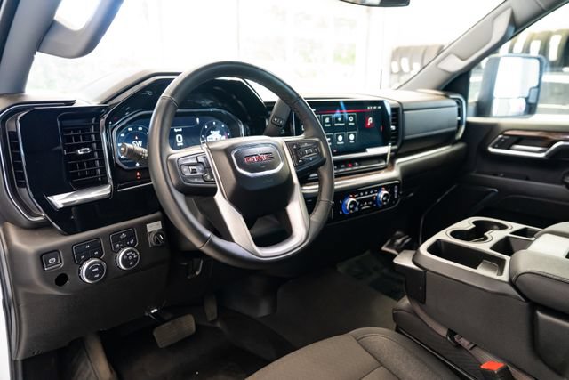 Used 2024 GMC Sierra 2500 SLE w/ SLE Value Package; AWD/4WD image 22