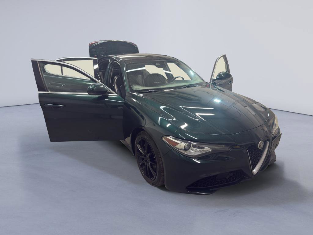 Used 2020 Alfa Romeo Giulia Ti image 8