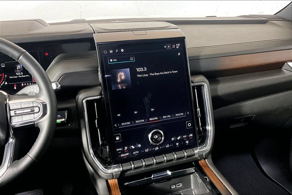 Used 2025 GMC Yukon XL Denali RWD image 5