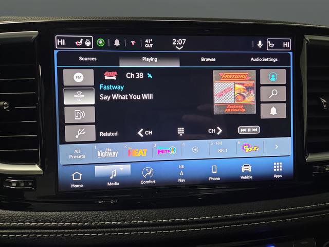 New 2026 Chrysler Pacifica Limited w/ S Appearance Package FWD image 19