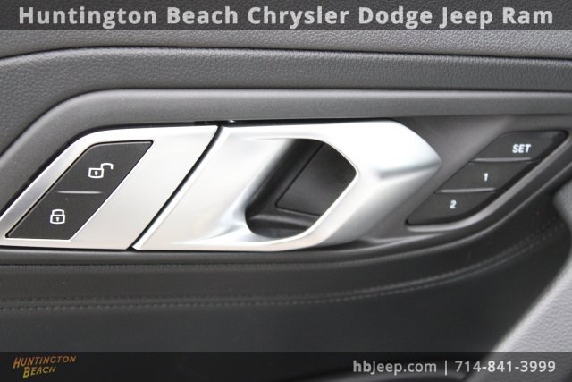 Used 2024 BMW Z4 M40i w/ Premium Package image 13