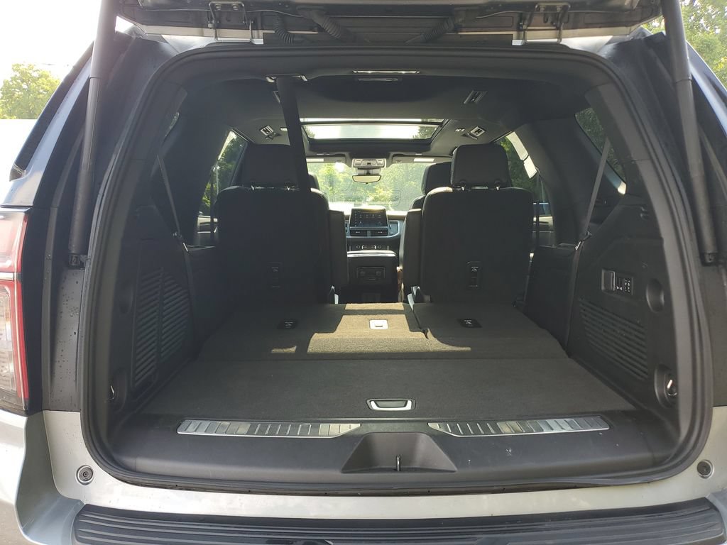 Used 2023 Chevrolet Tahoe High Country w/ Premium Package 2 AWD/4WD image 9