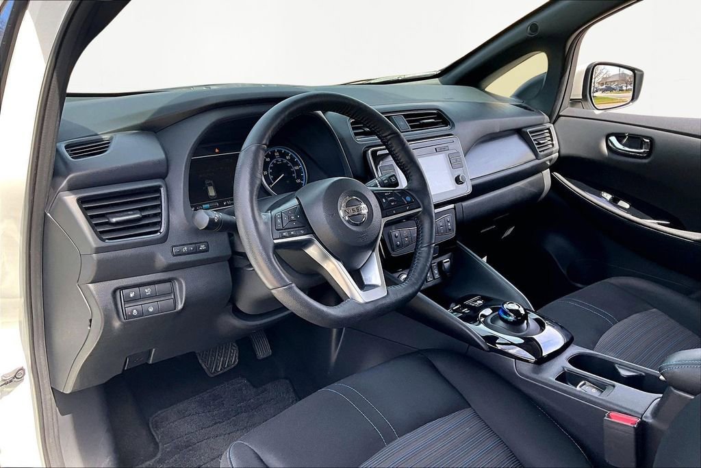Used 2019 Nissan Leaf SV w/ SV Technology Package FWD image 13