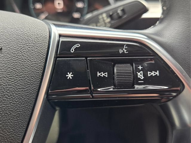 Used 2021 Audi e-tron Premium Plus w/ Premium Plus Package AWD/4WD image 34
