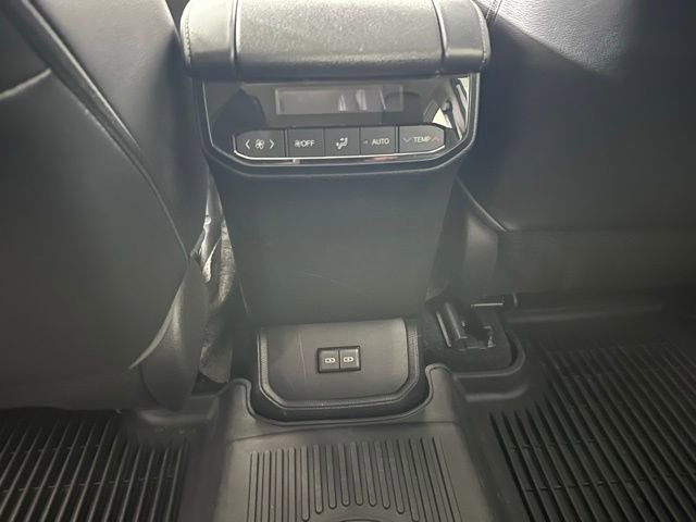 Used 2023 Toyota Highlander XLE image 20