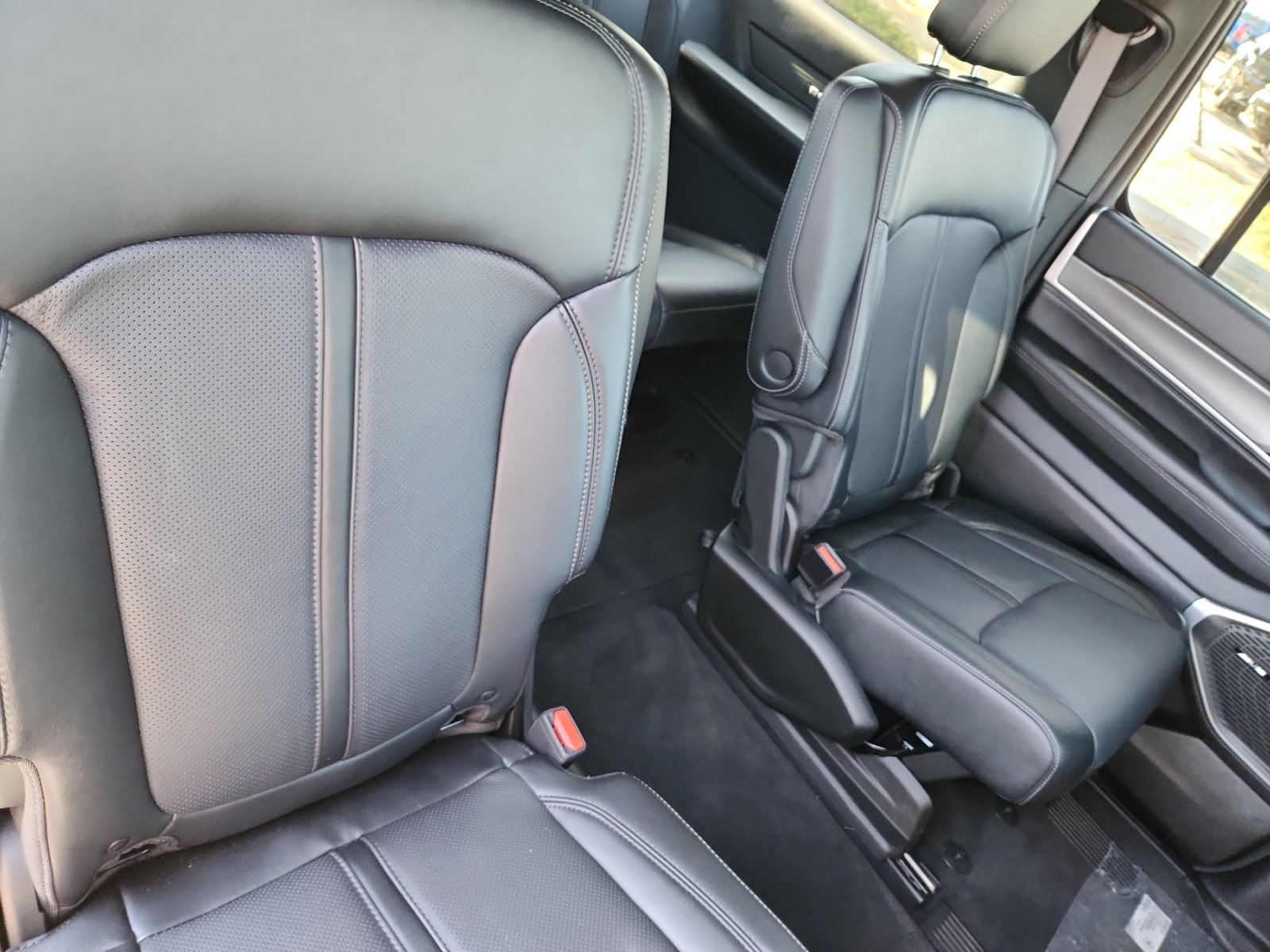 New 2025 Jeep Wagoneer Series II w/ Convenience Group I AWD/4WD image 23